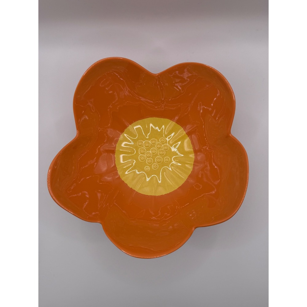 Room Essentials Set of 4 Orange Flower Bowls Scalloped Petal Yellow Center NEW